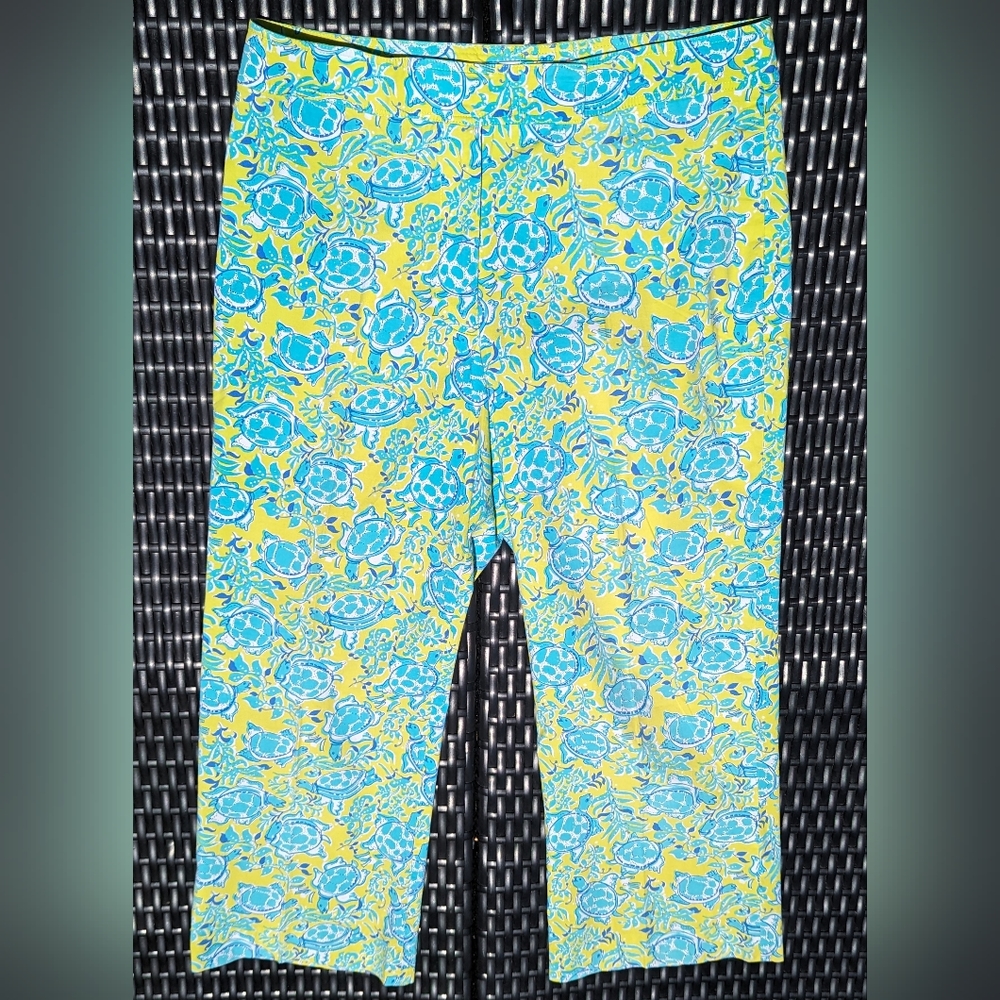 Size 10 Capri Crop Pants with Tortoises, Key West
